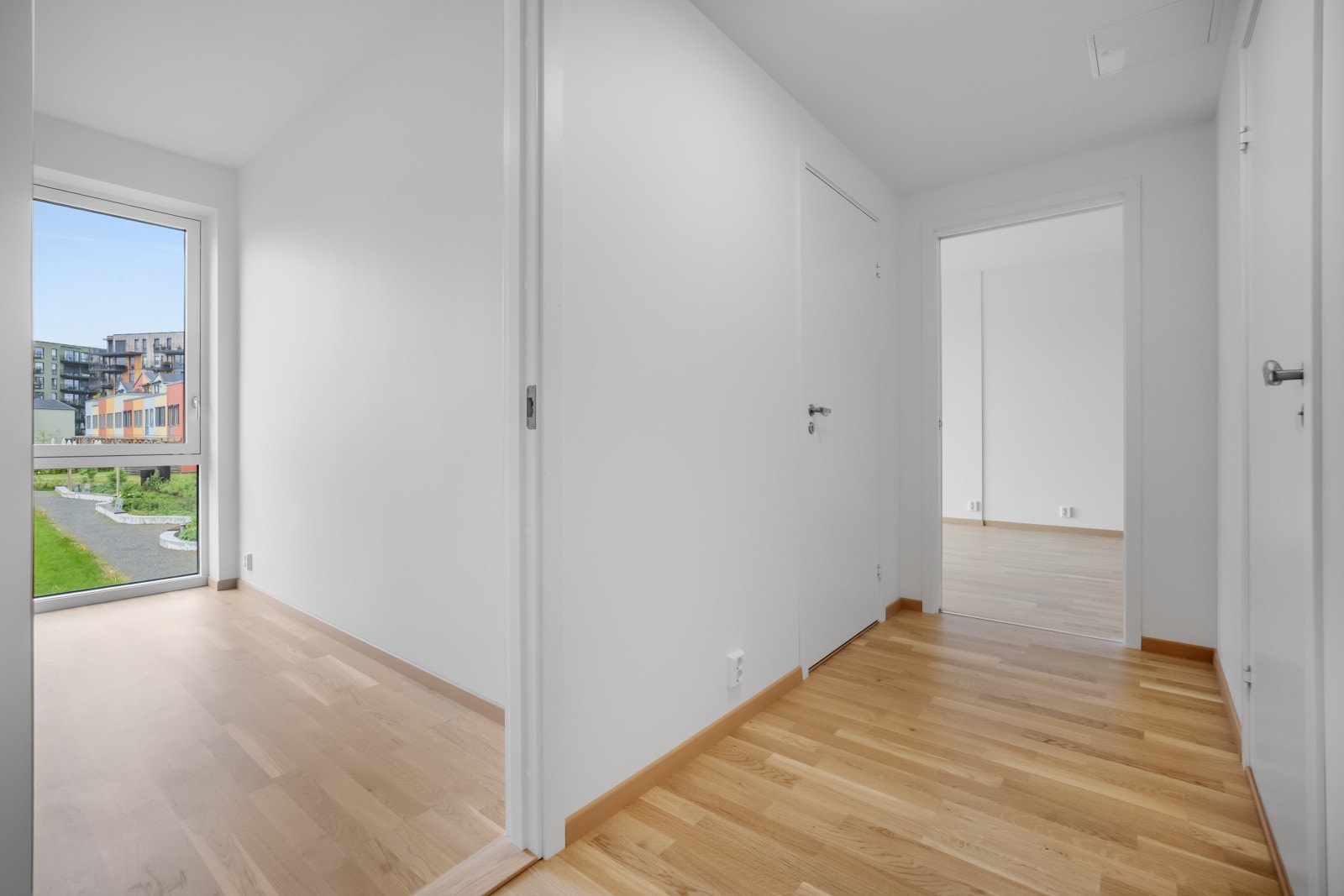 Leiligheten har to soverom. Her inn til soverom 1. Galleribilde
