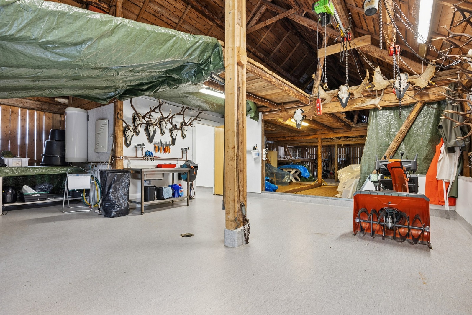 På låven er det etablert slakterom Galleribilde