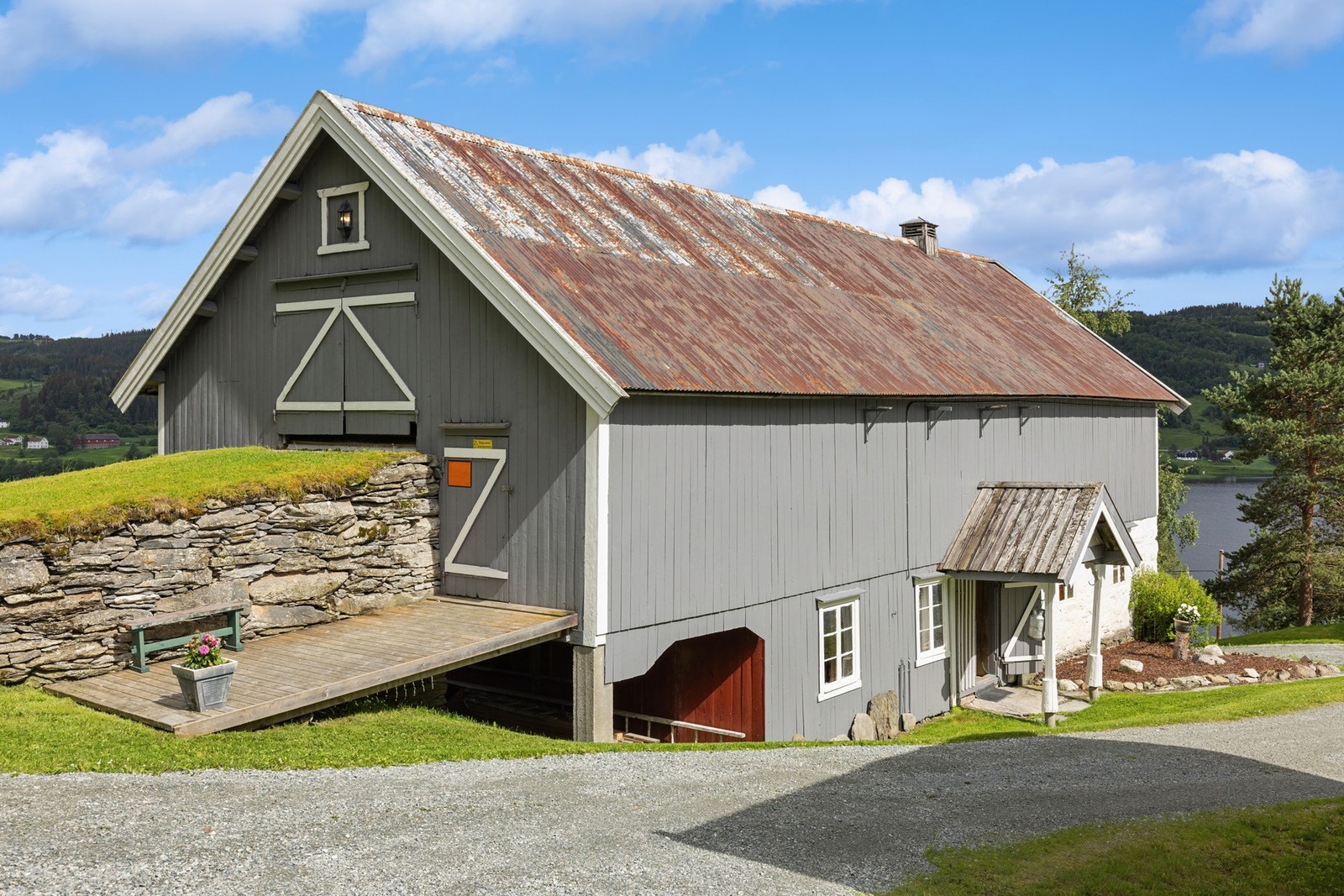 Fasadebilde låve Galleribilde