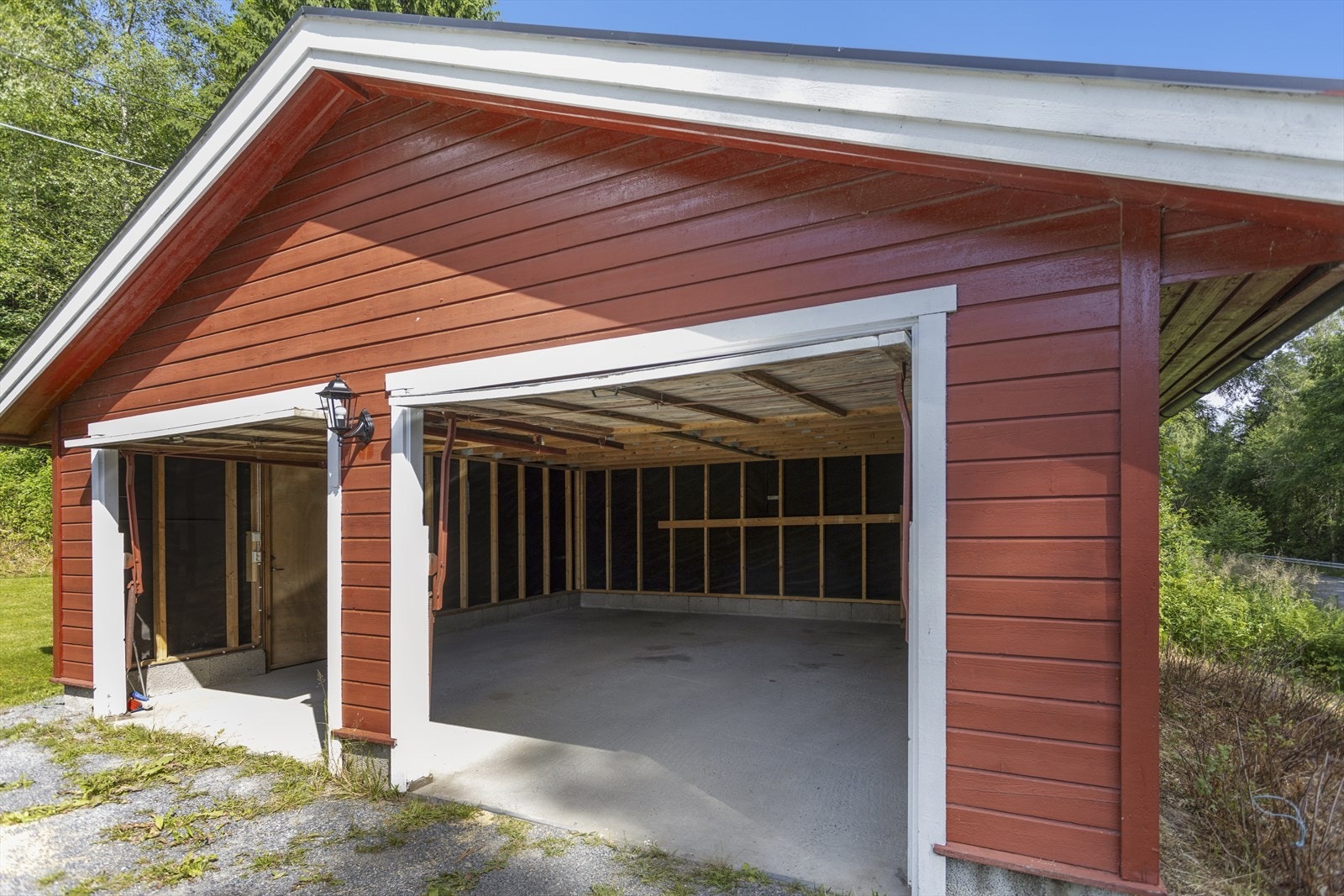 Frittstående dobbelgarasje på 49 m², oppført i 2006. Galleribilde
