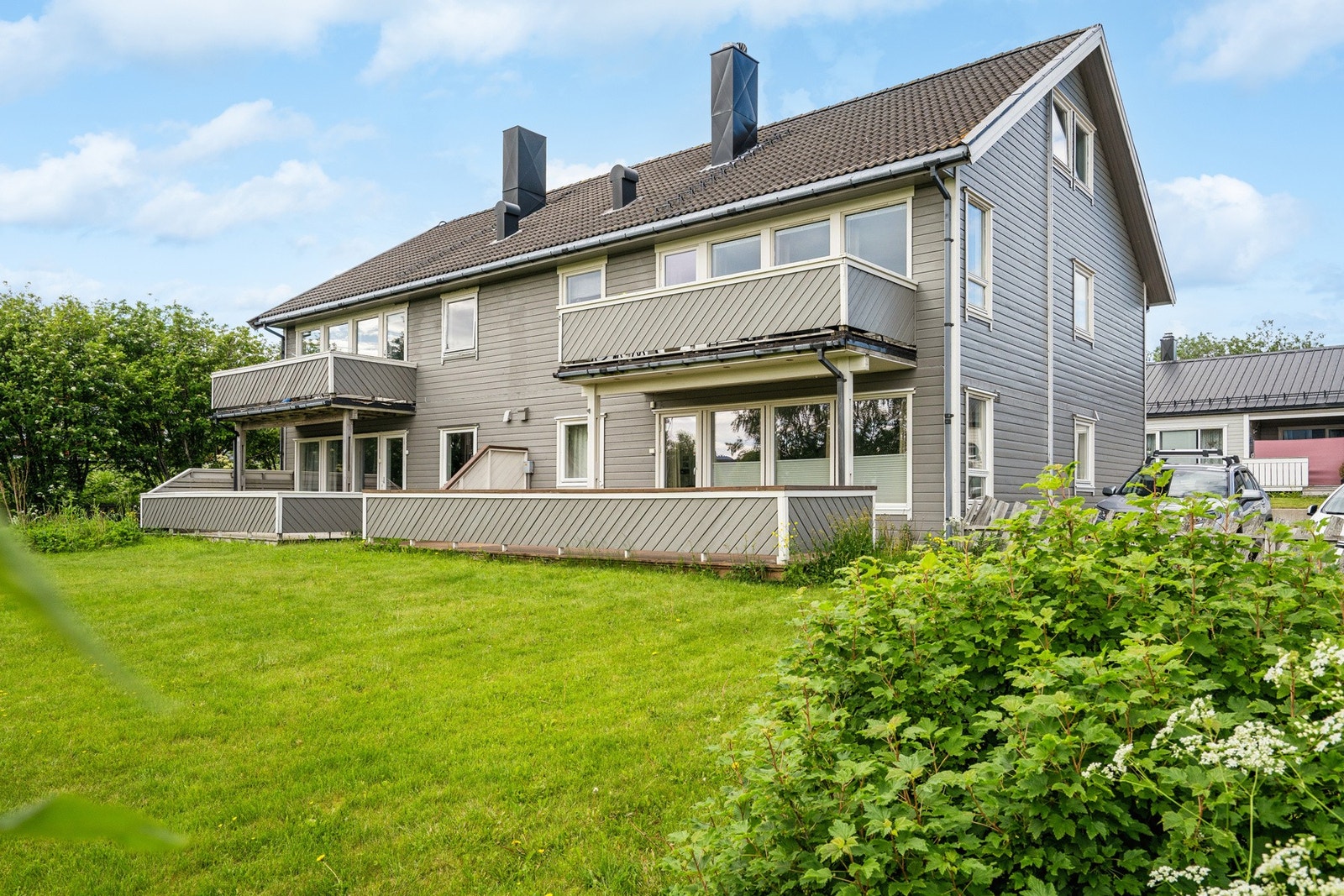 En trivelig og velholdt selveierleilighet over to plan, med sentral plassering. Galleribilde