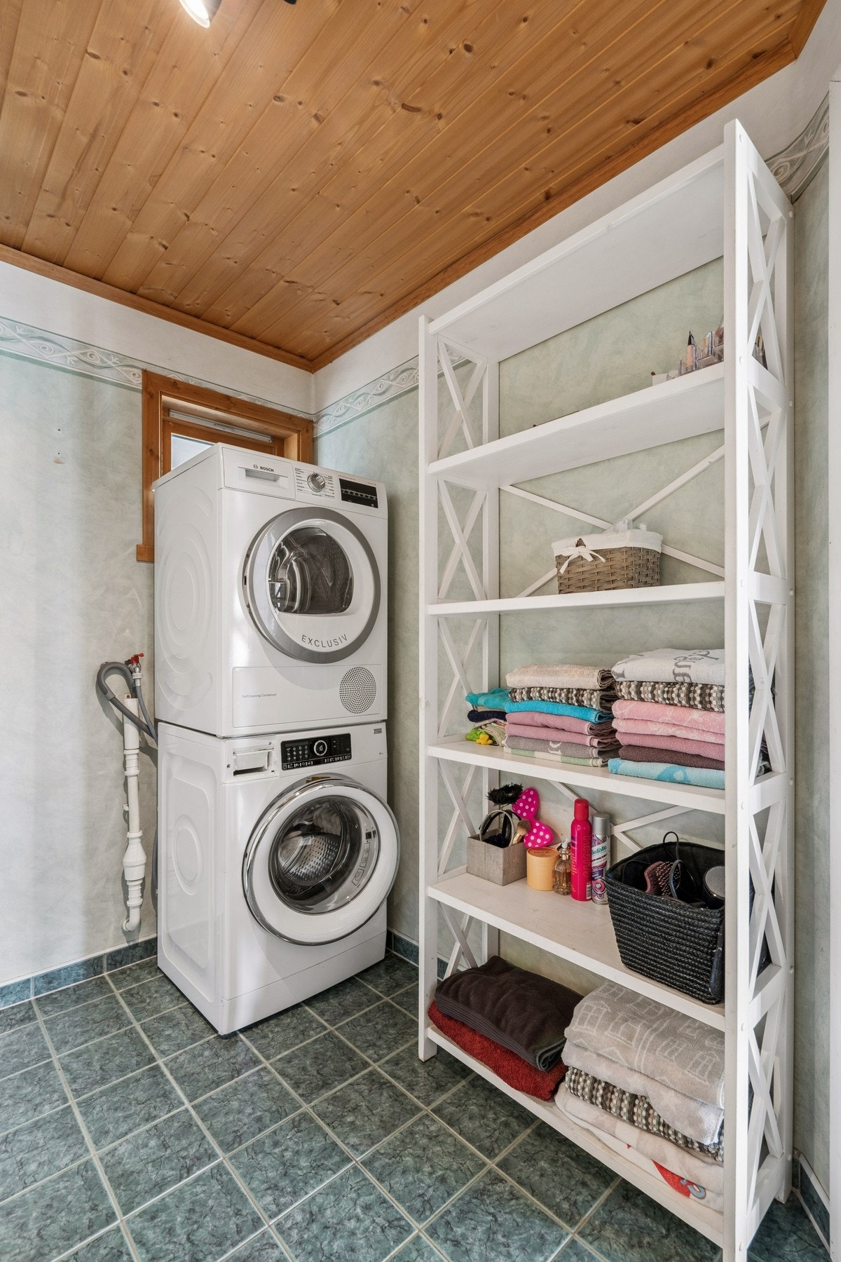 Badet har også opplegg for vaskemaskin og tørketrommel. Galleribilde