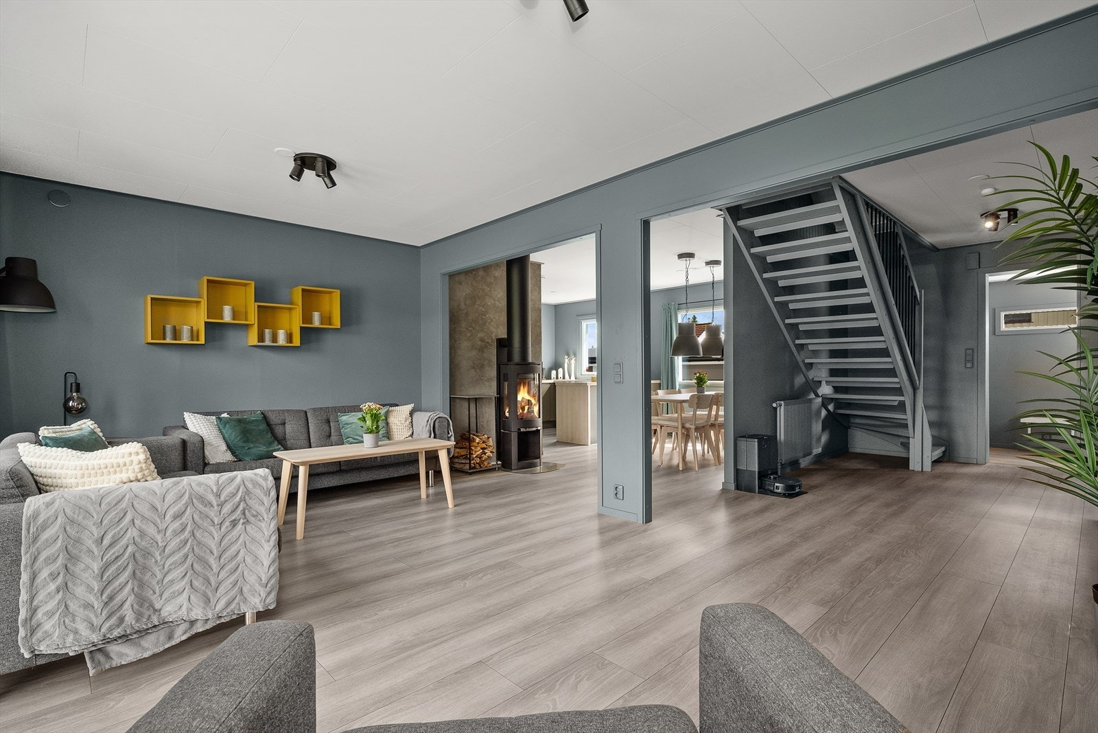 Etasjen har et moderne uttrykk, med en gjennomgående god standard. Galleribilde