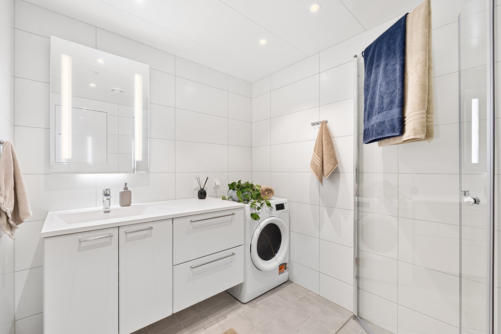 I forbindelse med salget har takstmannen vurdert badet til å være i topp stand, med tilstandsgrad 0 på alle punkter. Galleribilde
