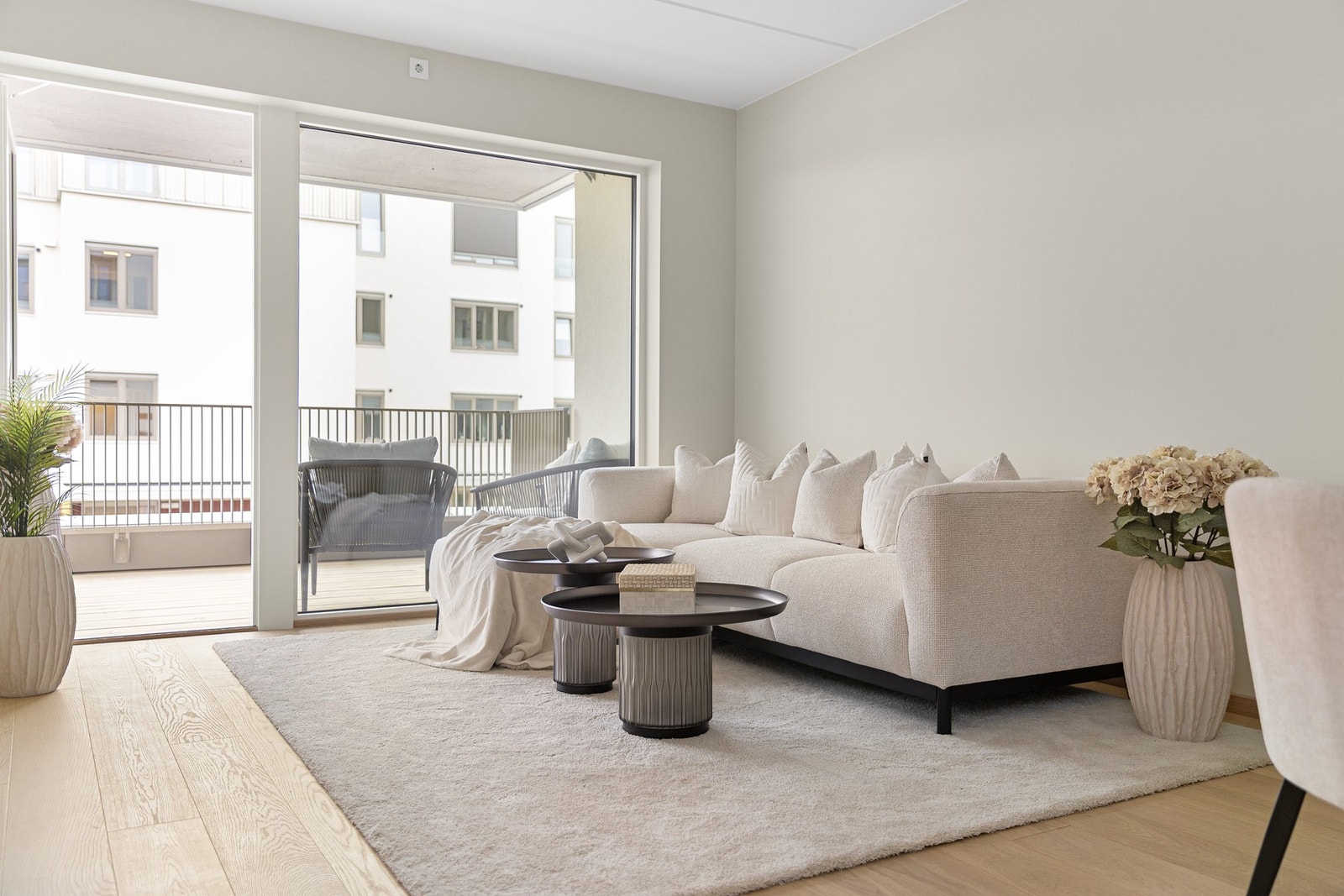 Leiligheten ligger i 3. etasje med heisadkomst og har en attraktiv beliggenhet i et nytt boligprosjekt. Galleribilde