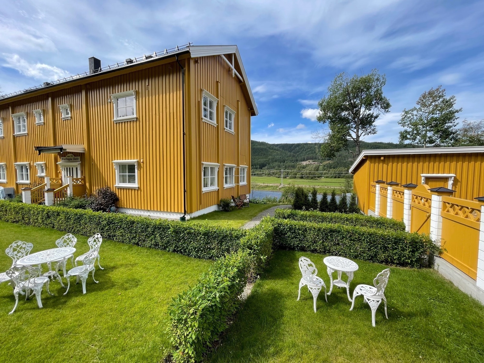 Hyggelig uteområde. Galleribilde