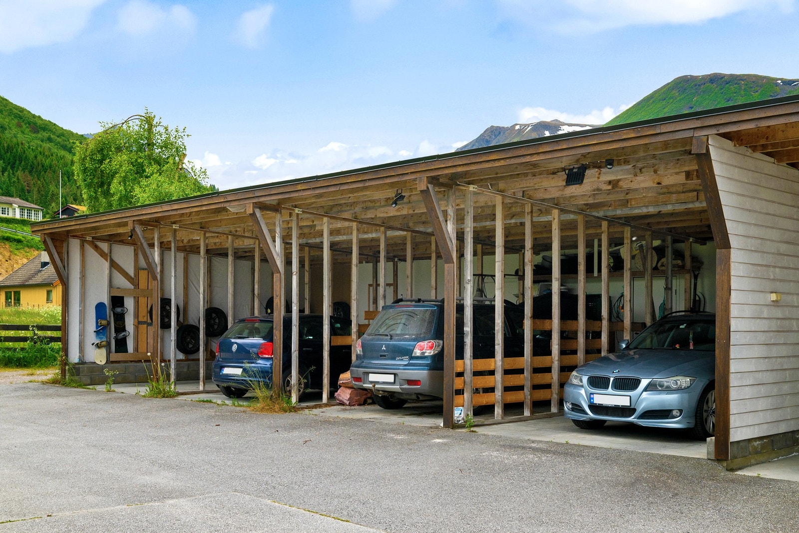 Det medfølger parkering i felles carportanlegg. Galleribilde