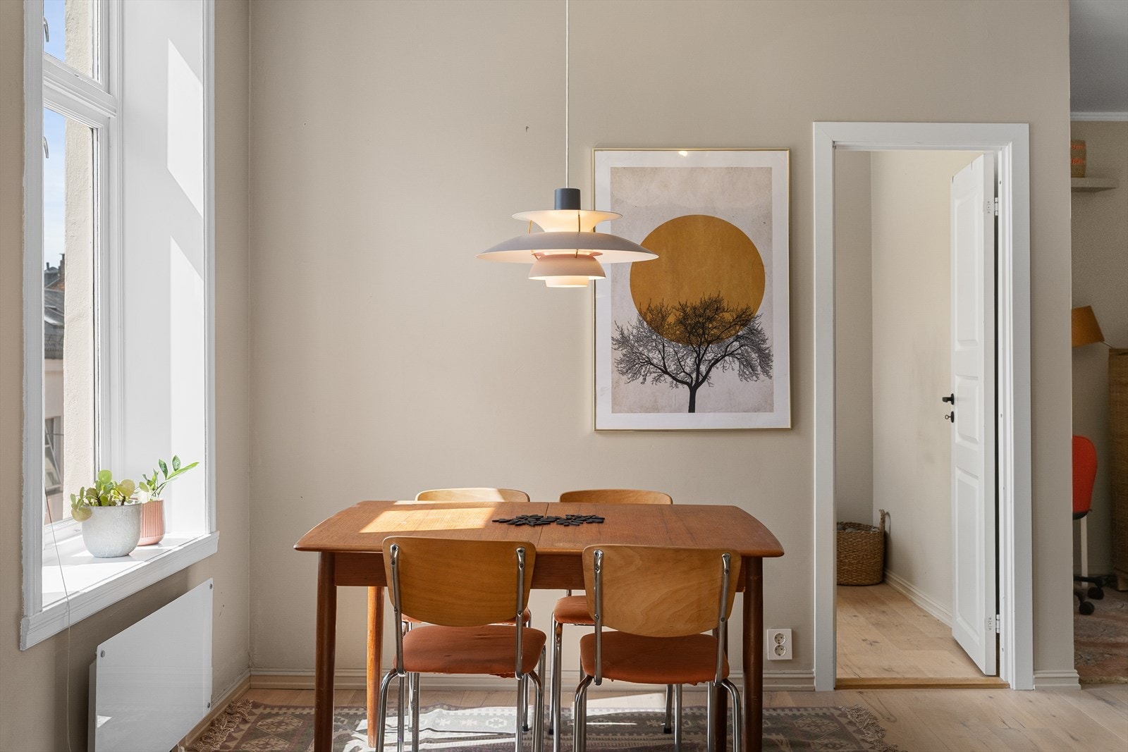 Naturlig plass til spisegruppe. Perfekt for sammenkomster med familie og venner! Galleribilde