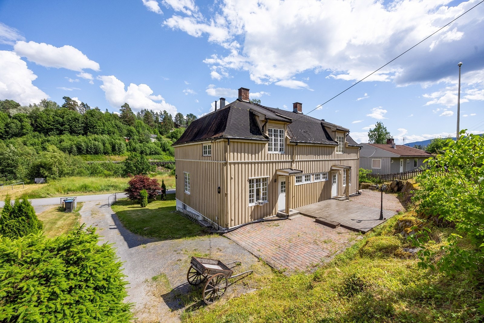 EiendomsMegler1 v/Guro Borsodi Bakka presenterer Sagafossveien 72A og 72B!
Foto: Inbovi Galleribilde