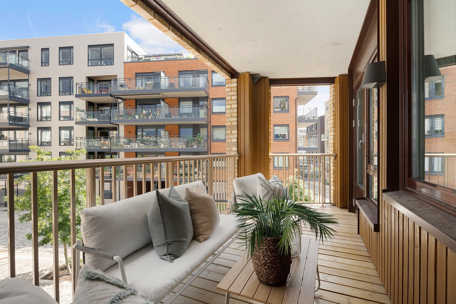 Den største balkongen er østvendt og på 9 m². God plass til utemøbler og grill. Galleribilde