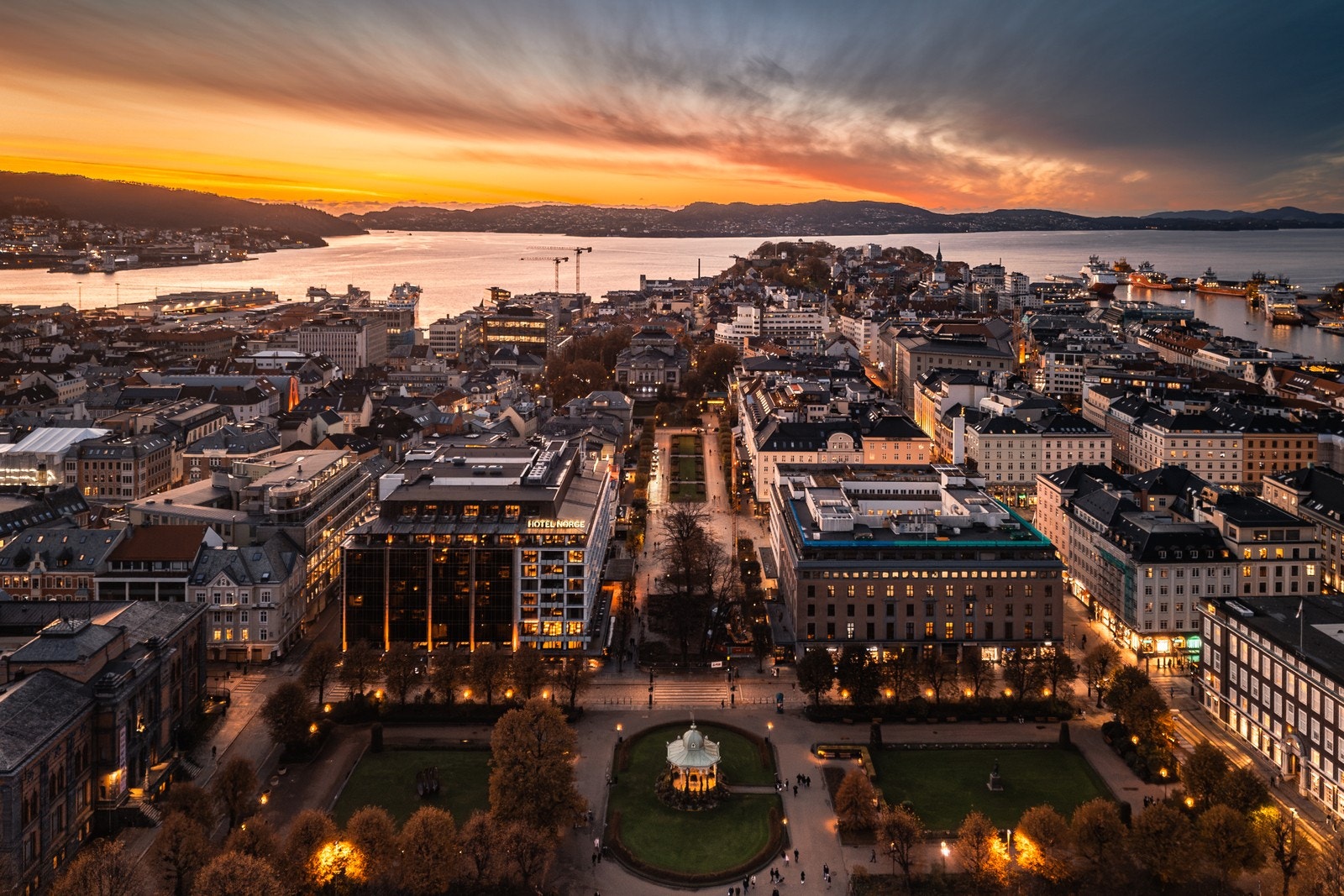 Både Grieghallen, Den Nationale Scene og flere av byens mest populære møteplasser ligger kun en kort spasertur unna. Galleribilde