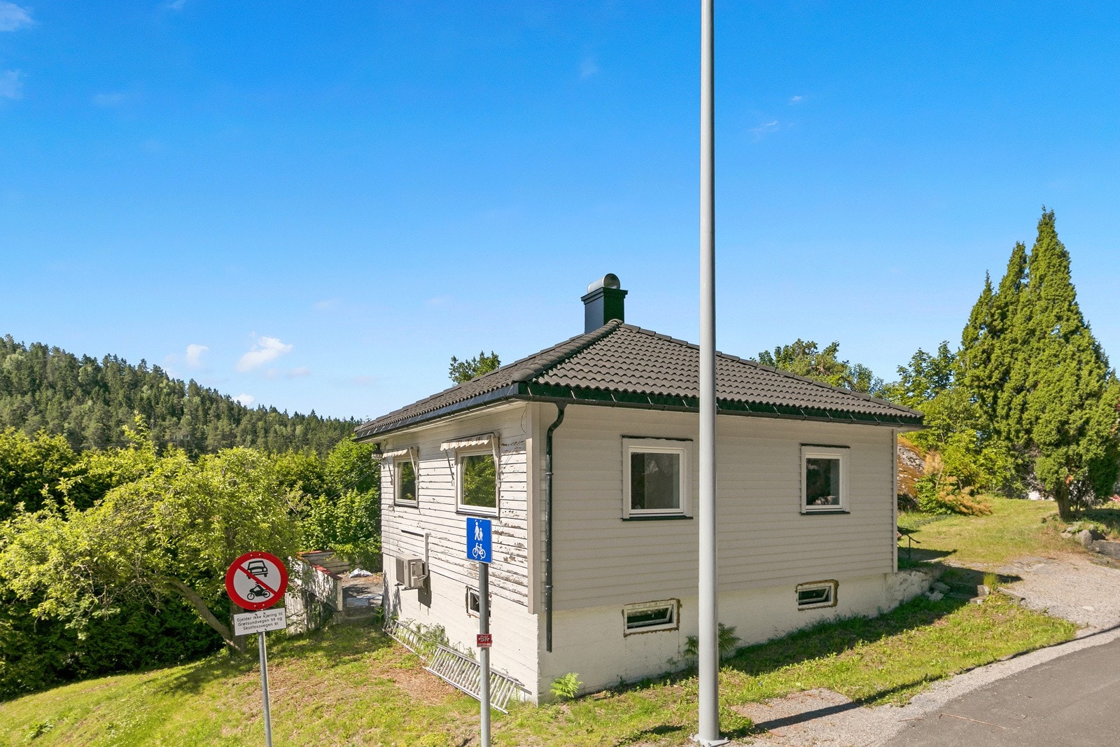 Boligen ligger på Kapekastet rett før Skotfoss i Skien. Galleribilde
