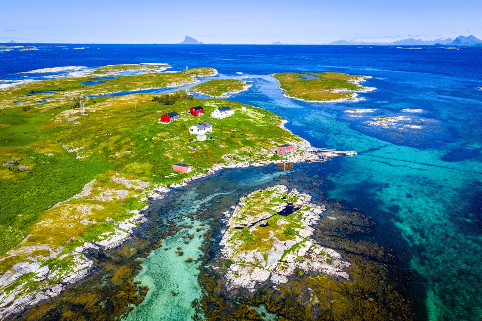 Innerodden er ei øygruppe nord i Gåsværet, vest for Herøy. Galleribilde