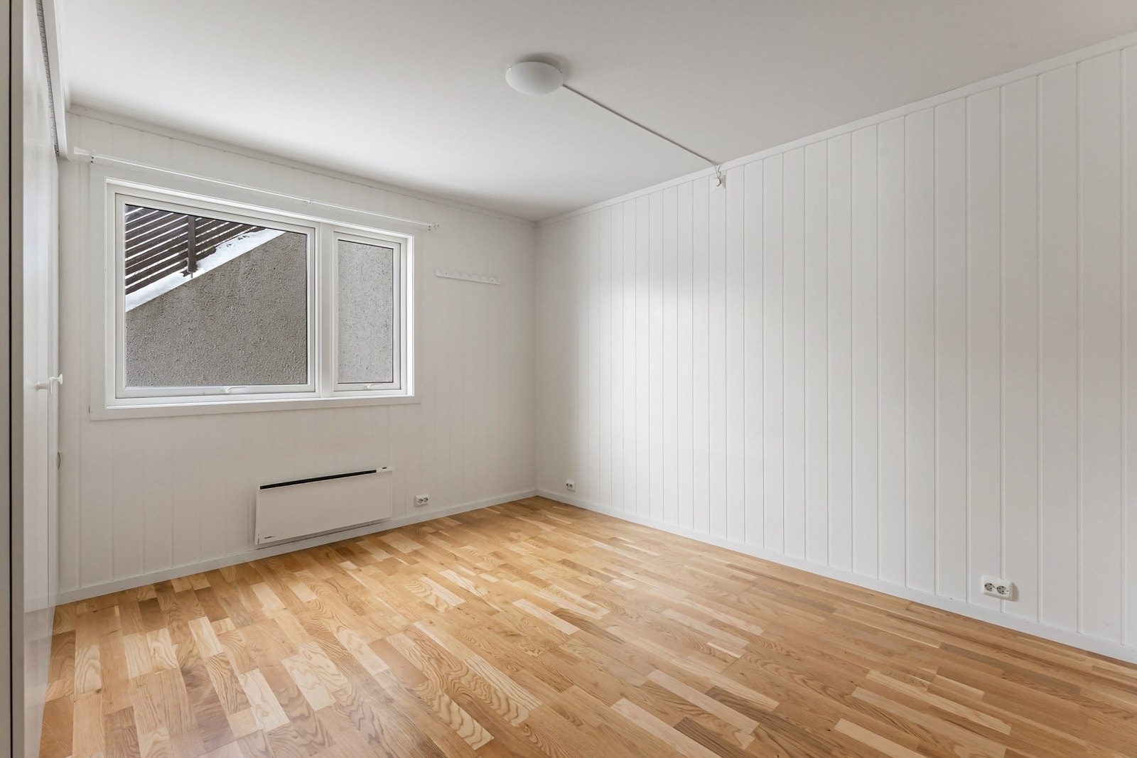 Leiligheten har to soverom med parkettgulv og balansert ventilasjon. Galleribilde