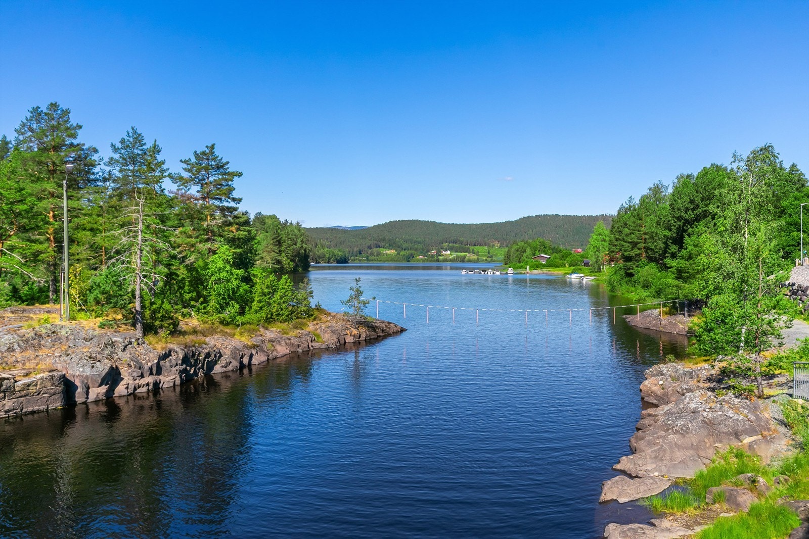 Nærhet til Soneren med flotte bade- og fiskemuligheter om sommeren. Galleribilde