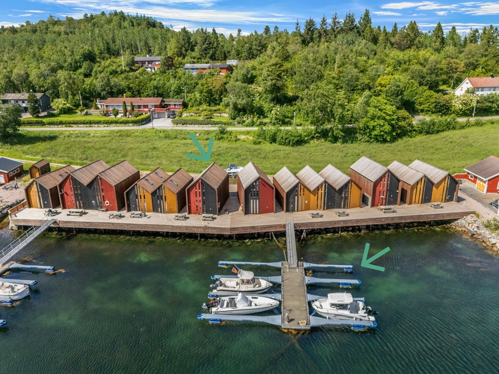 Naust og båtplass merket Galleribilde