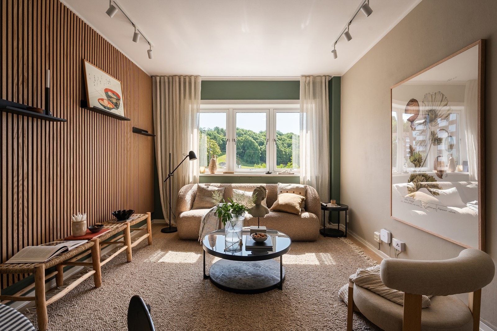 Her kommer du til en lys og attraktiv 3-roms med god planløsning i populære Engelsborg borettslag. Galleribilde