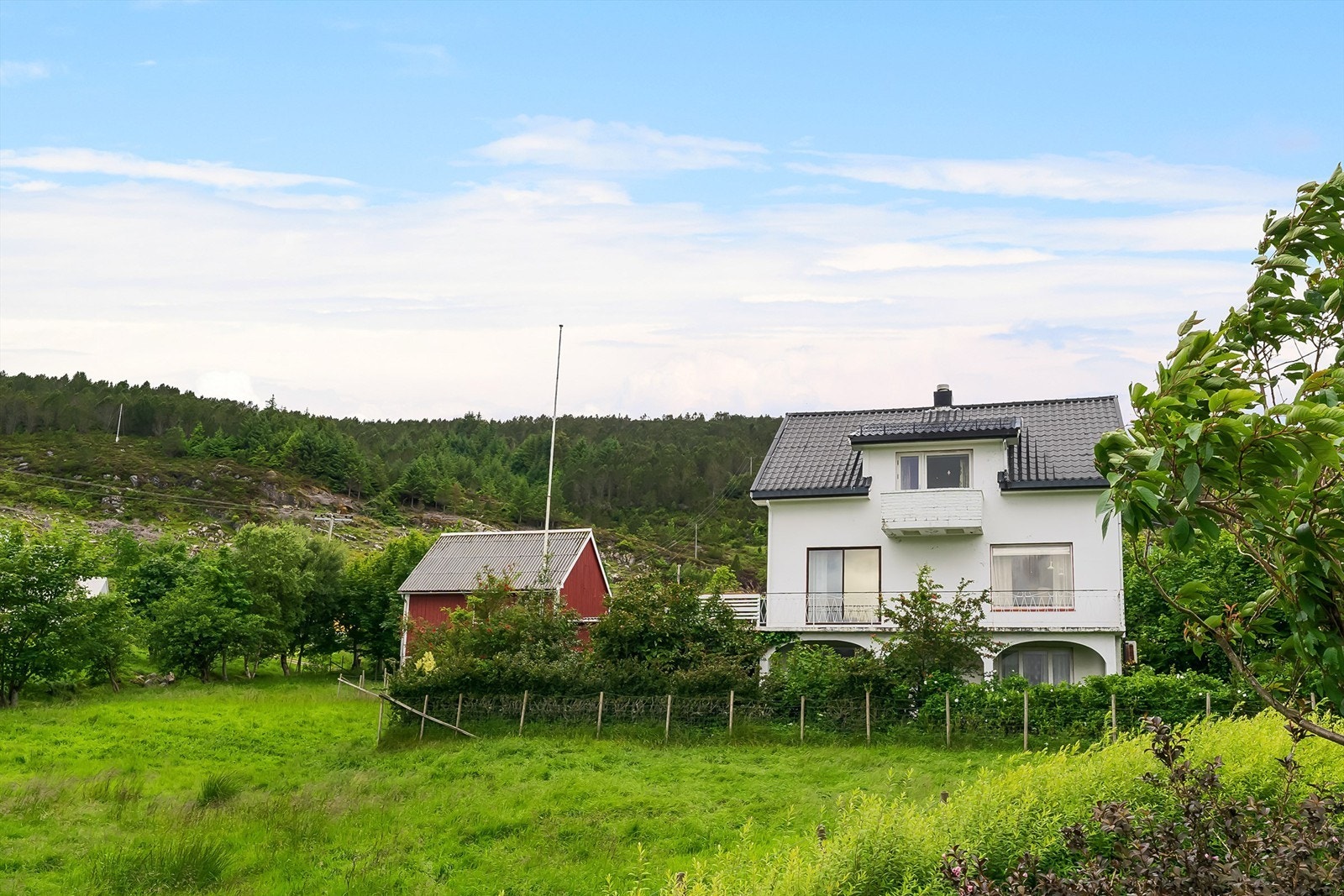 Enebolig med flott beliggenhet på Nerlandsøya. Galleribilde