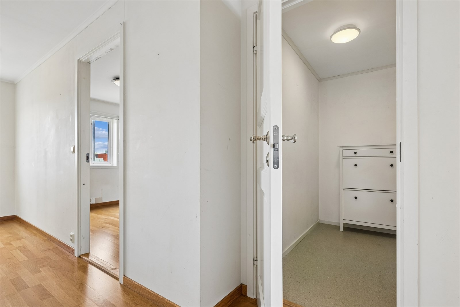 Leiligheten har en innvendig bod for ekstra lagring. Galleribilde