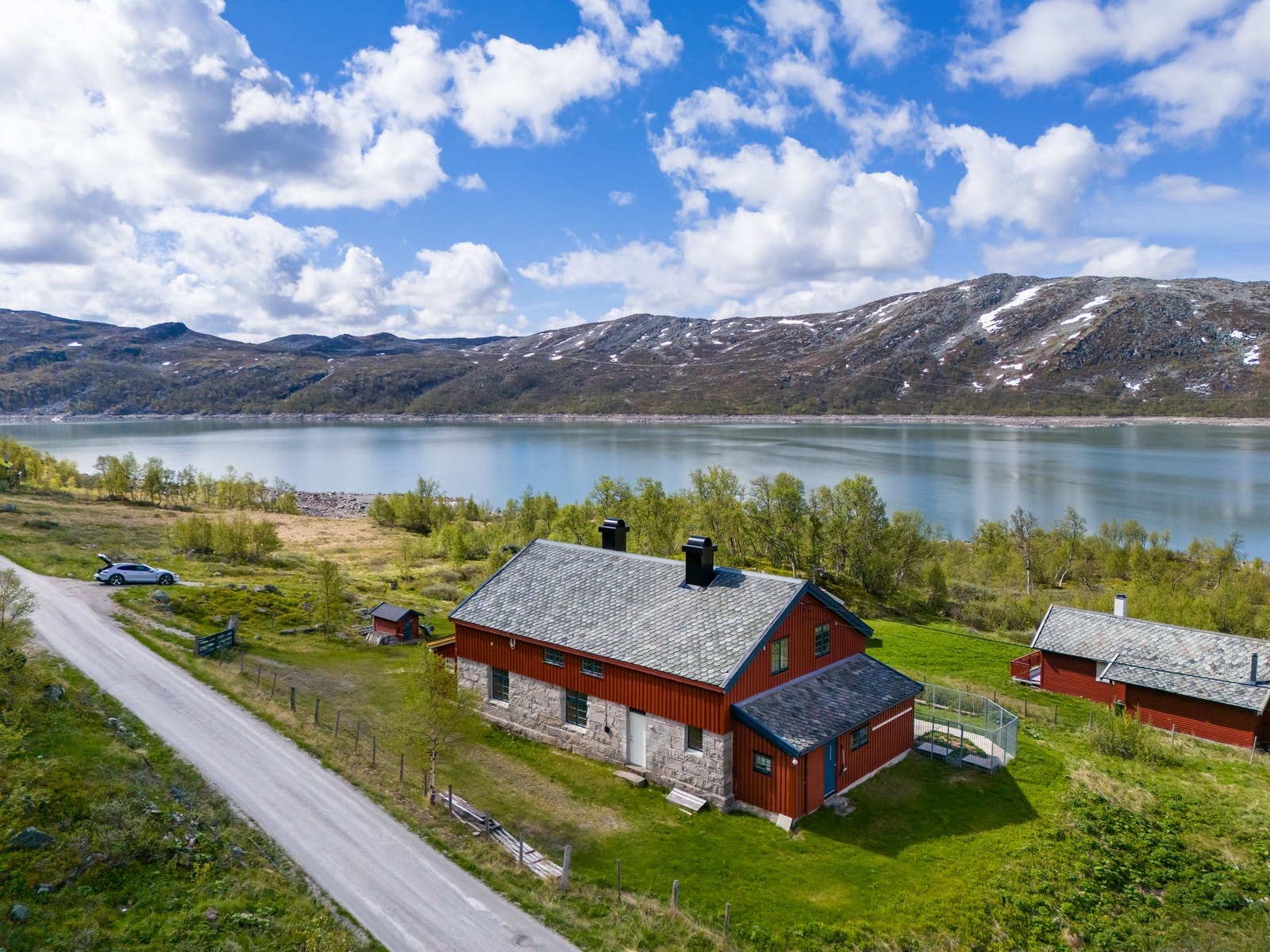 Høyt over hverdagen finner du Nygård Vokterbolig - den perfekte familiehytten Galleribilde