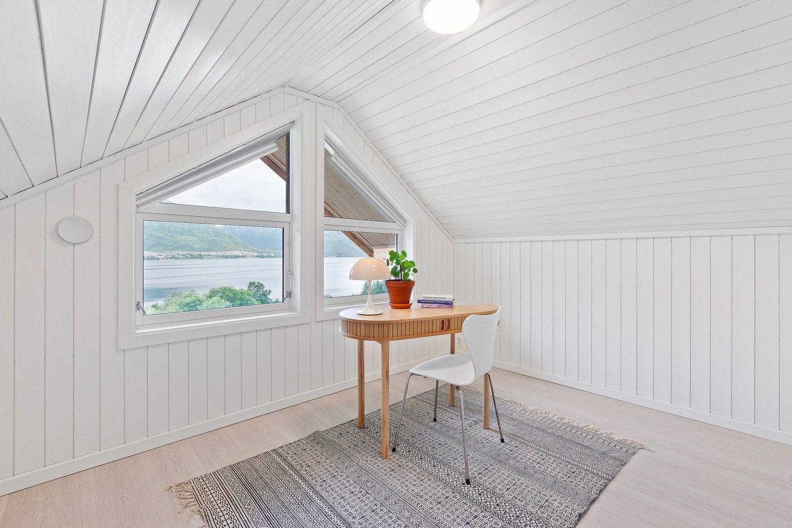 Loftsstue eller soverom, rommet kan fint benyttes til begge deler. Galleribilde