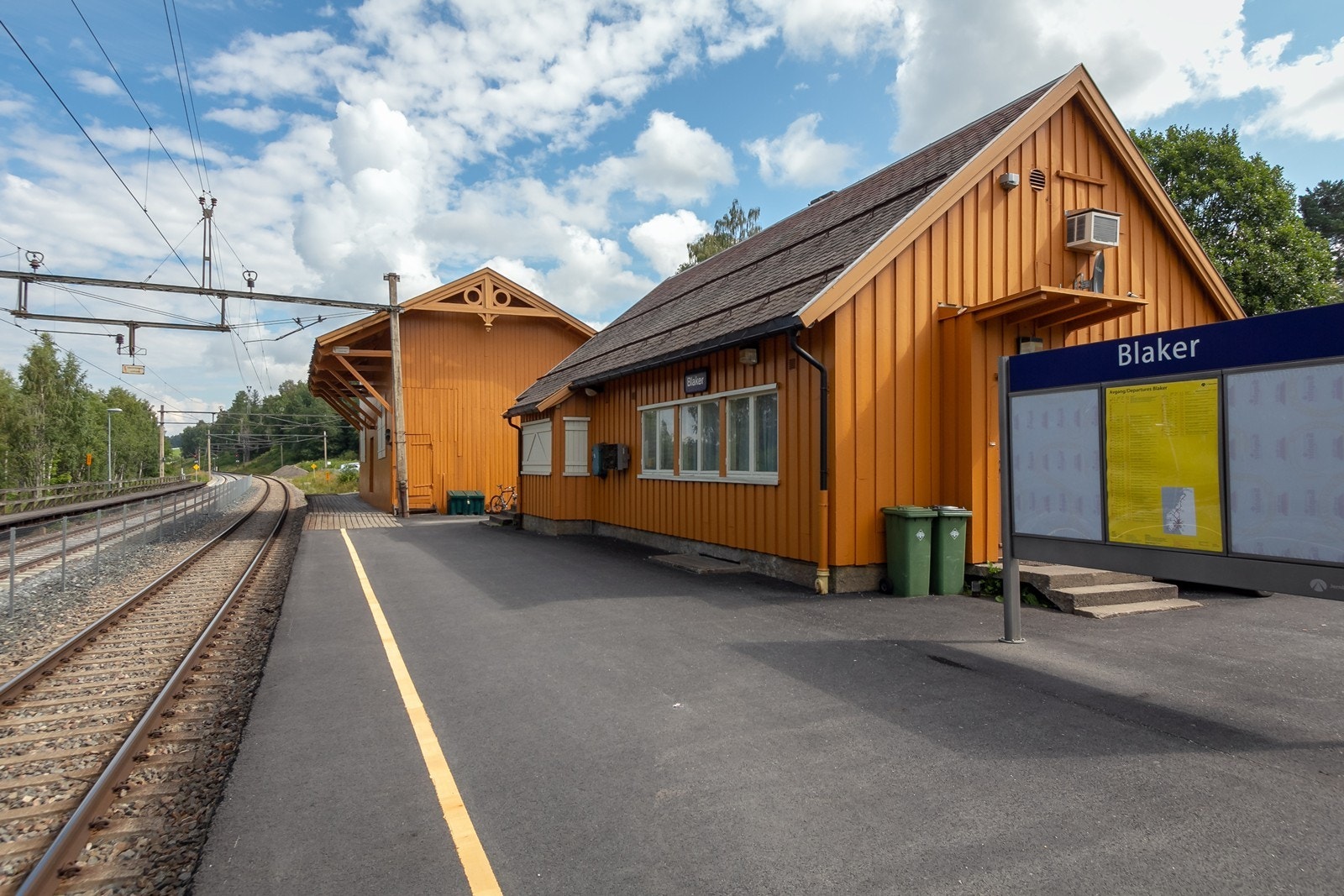 Pendler du - så har Blaker egen togstasjon, ca. 1 km unna leiligheten. Galleribilde