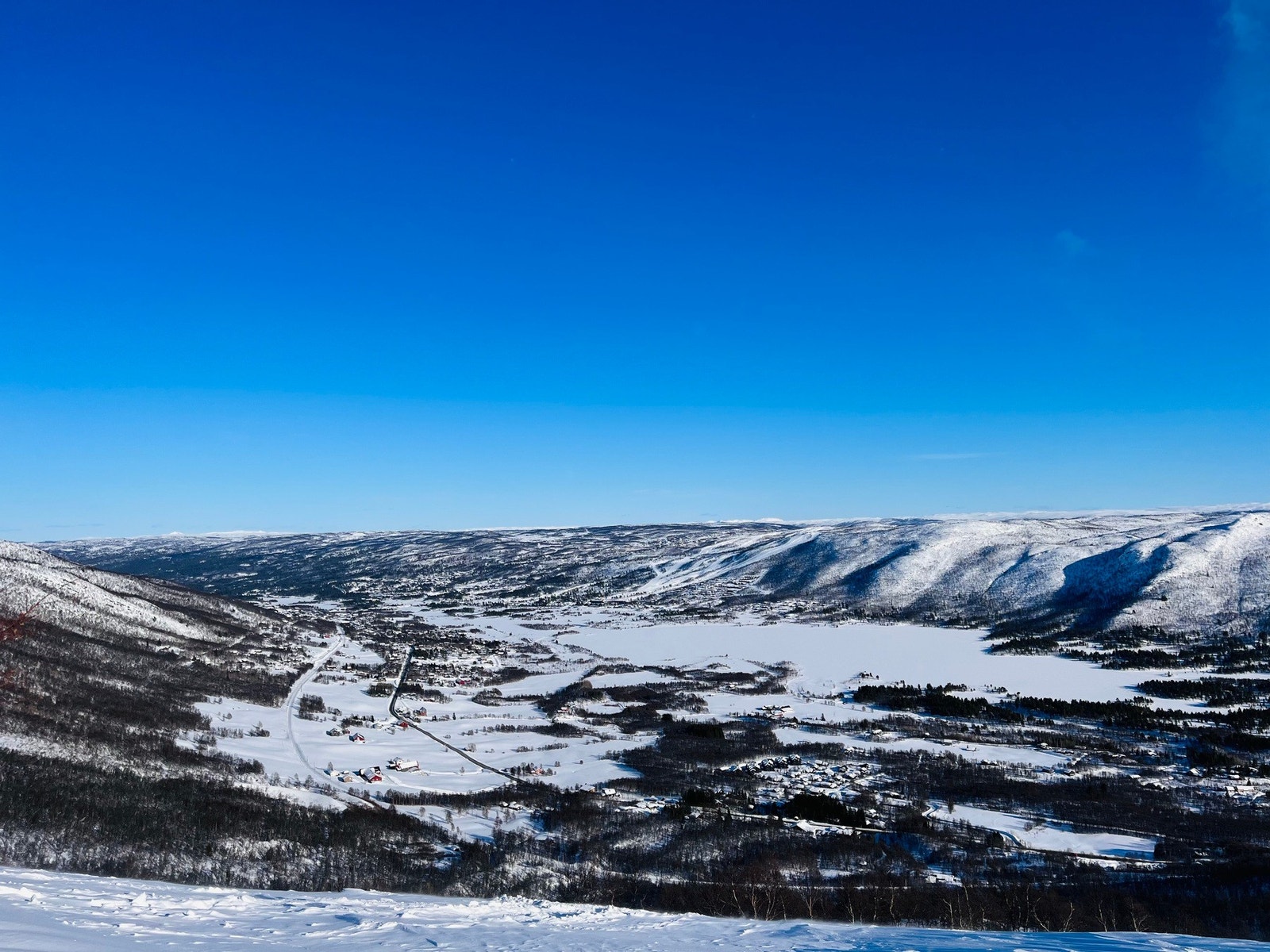 Nærområdet bugner av flotte turmuligheter, både til fots og på ski Galleribilde