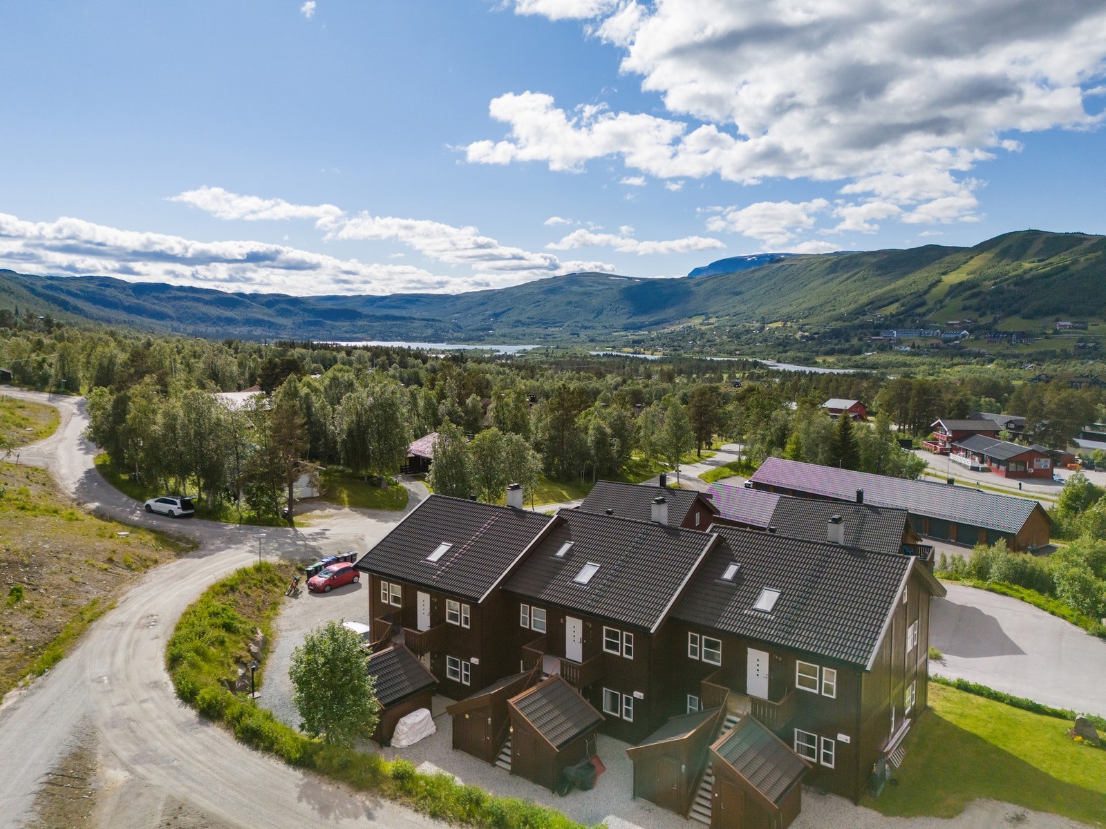 Flott utsikt mot Geilosiden og Hallingskarvet Galleribilde