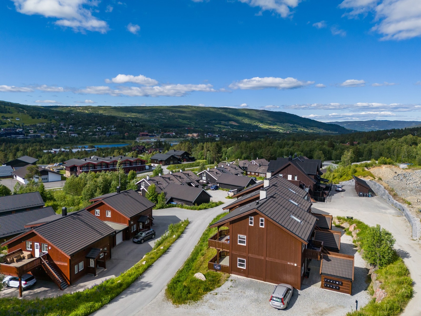 Her kan du starte dagen med en fjelltur og avslutte med en kopp kaffe i Geilo sentrum Galleribilde