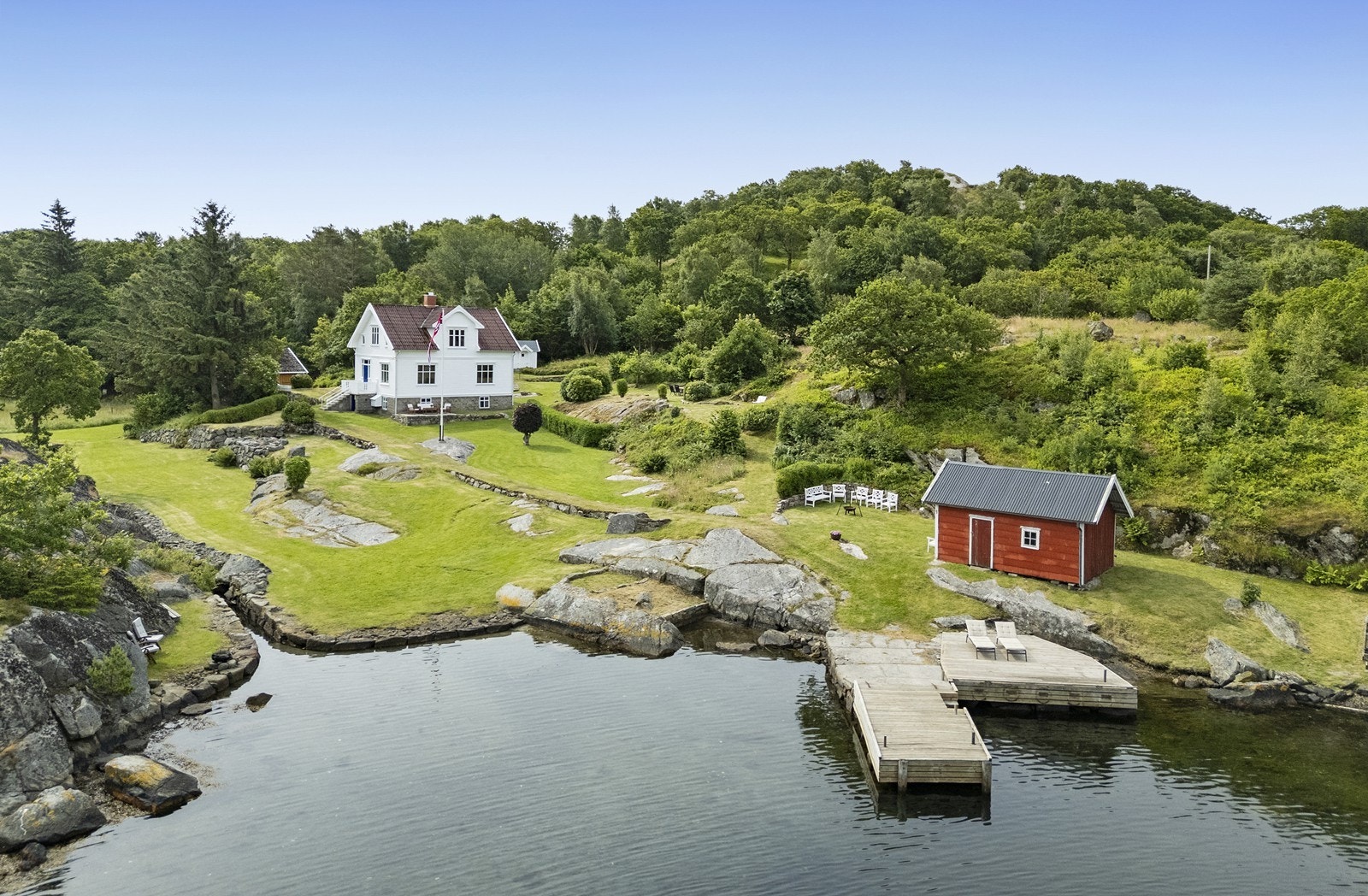Velkommen til idylliske Rosnesveien 31. Galleribilde