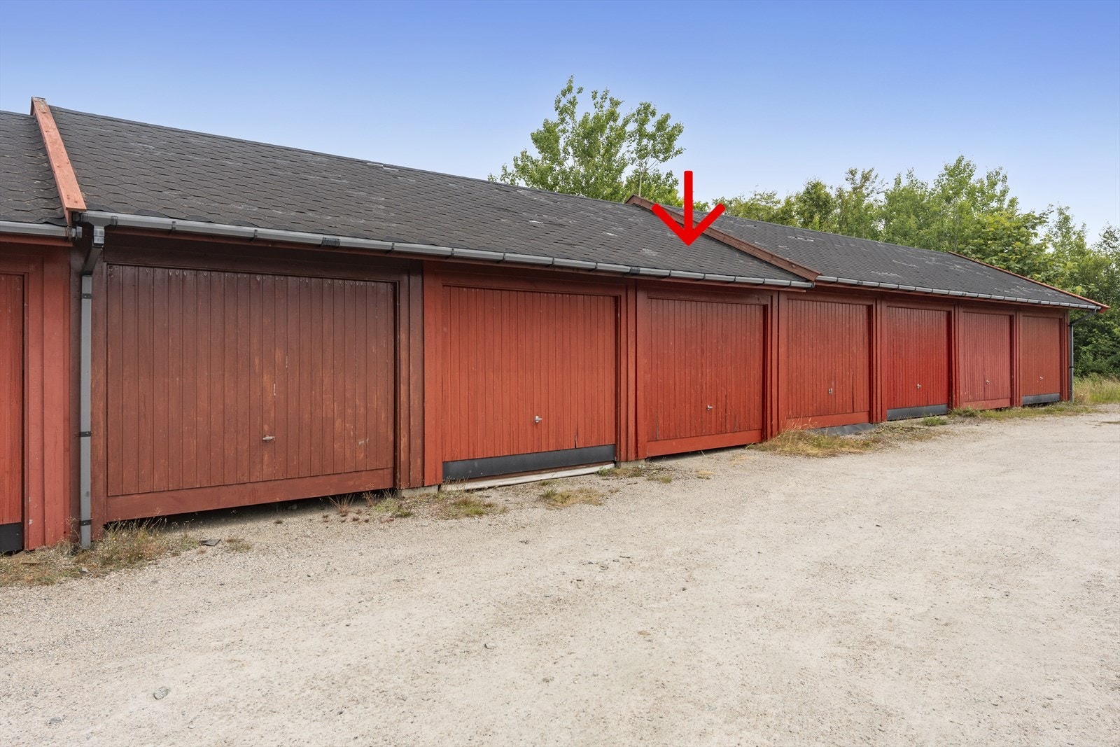 Garasje beliggende på Kniben, Ytre Farestad. Galleribilde