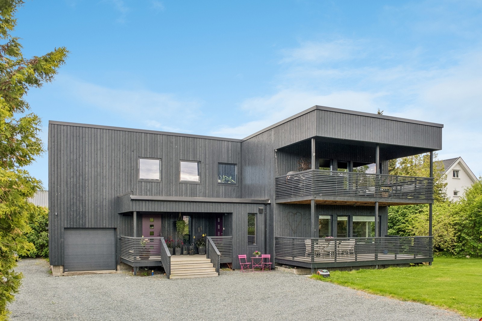 Velkommen til St Olavs alle 1 - En flott familiebolig med attraktiv beliggenhet Galleribilde