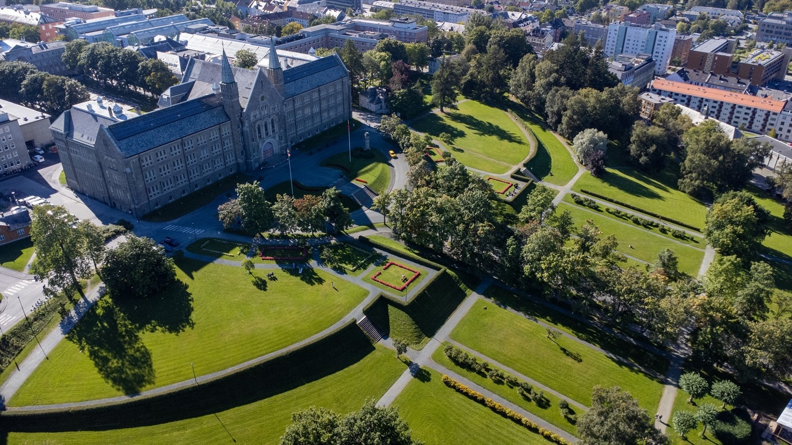 Fra leiligheten er det kort avstand til studiesteder som NTNU Gløshaugen m.m. Galleribilde