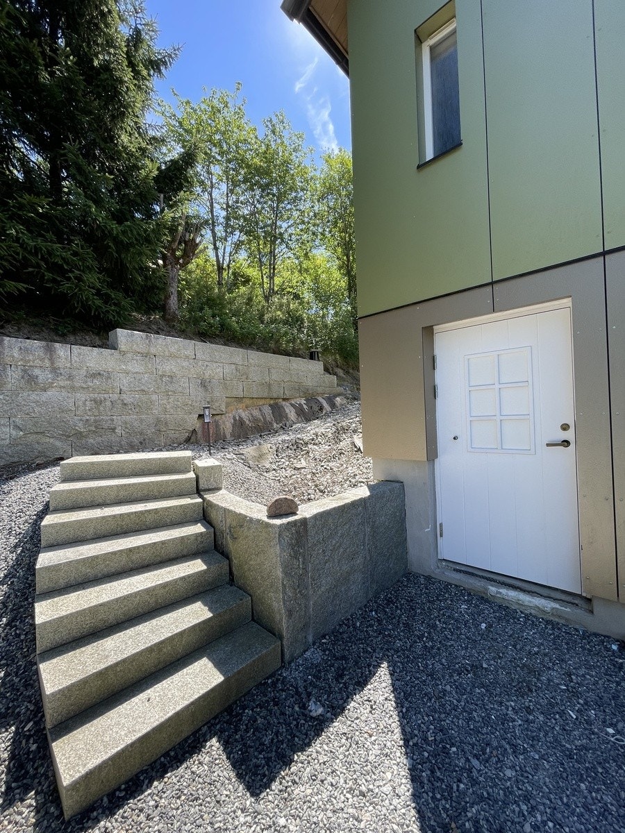 Inngangsdør til hybel Galleribilde