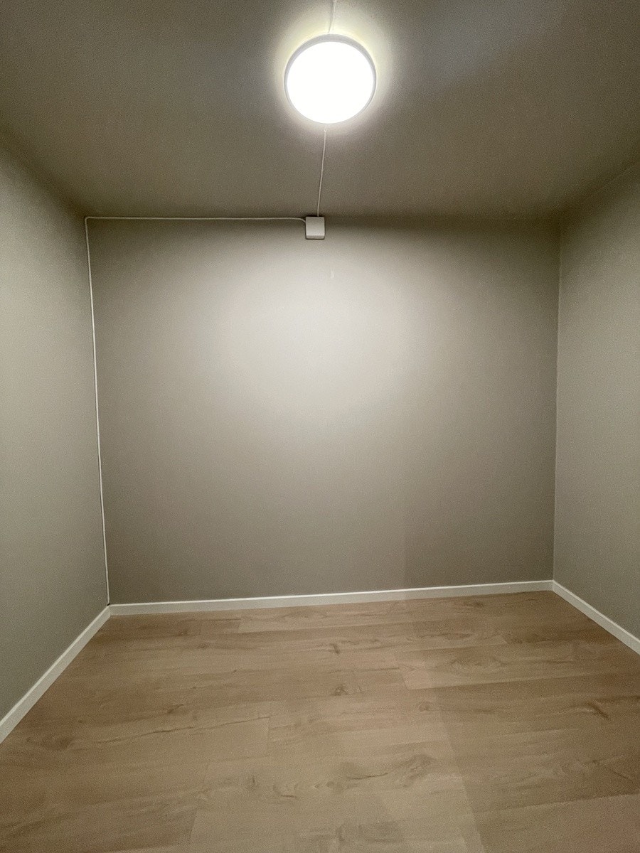 walk-in closet (ny garderobe blir montert før innflytting) Galleribilde
