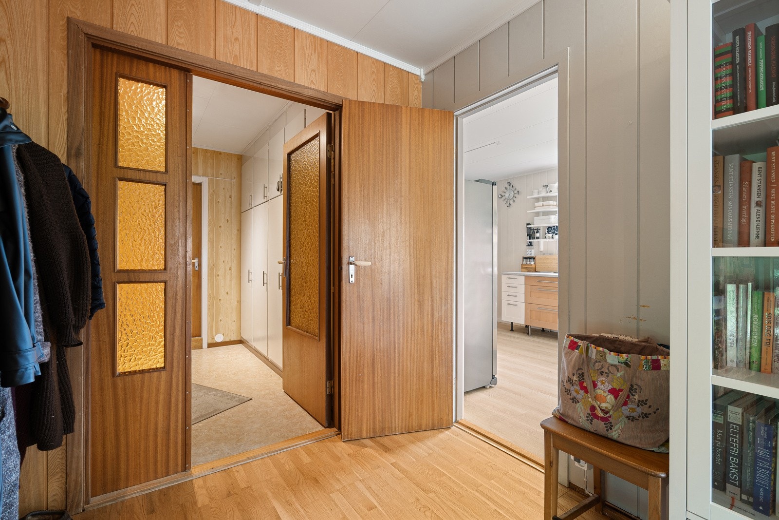 Gang med garderobe