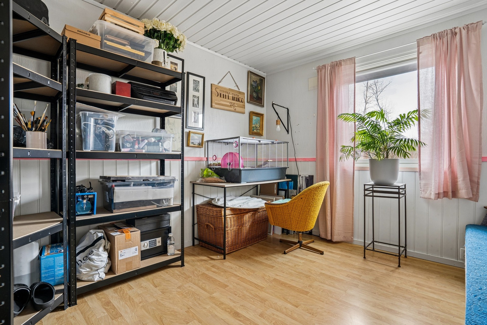 Fleksibelt rom som i dag benyttes til oppbevaring, men kan innredes som soverom. Galleribilde