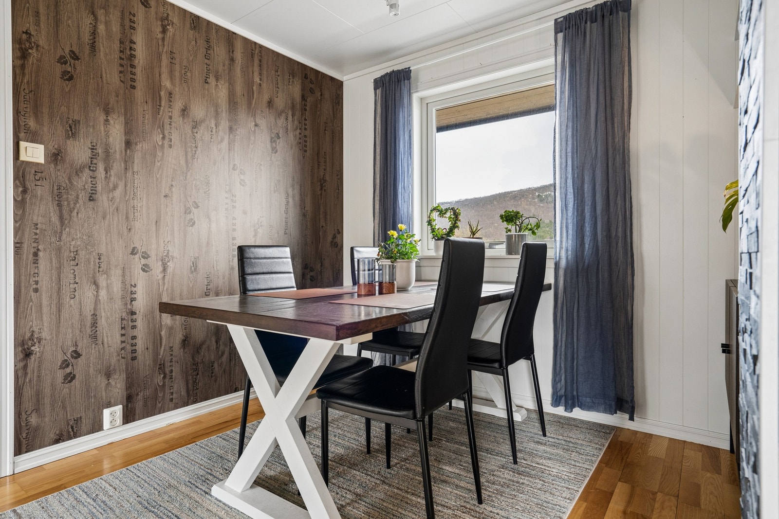 God plass til spisebord for både hverdag og fest. Galleribilde