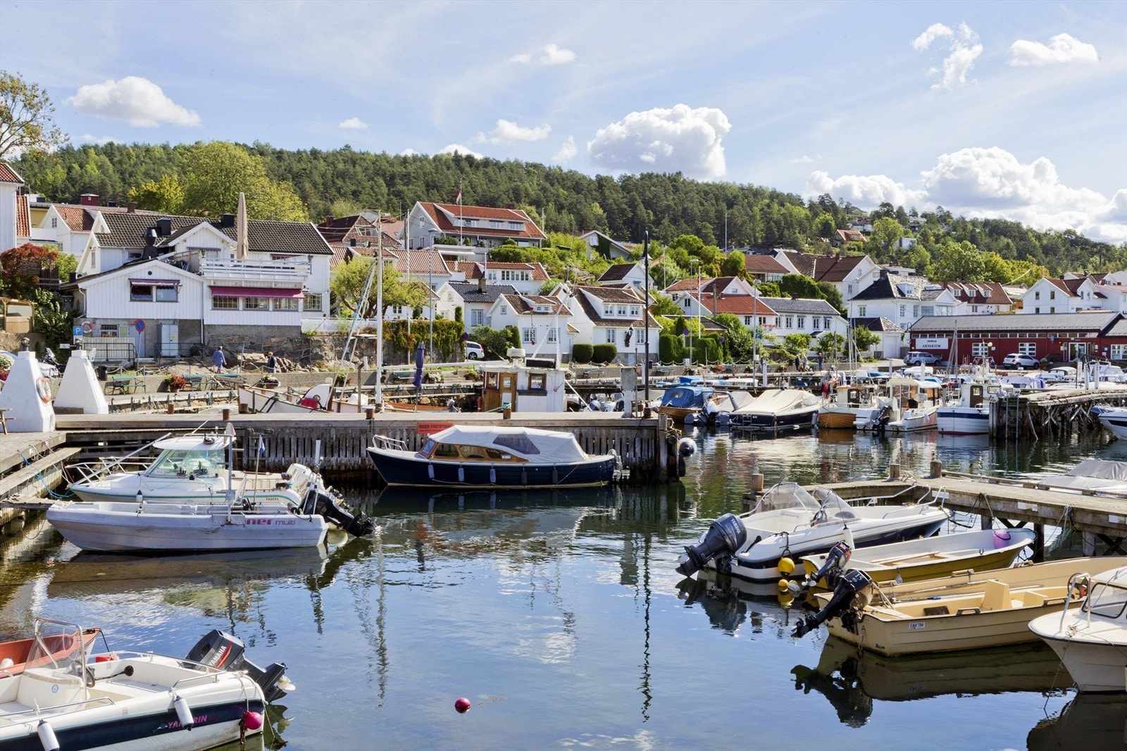 Småbåthavna i gamlebyen Galleribilde