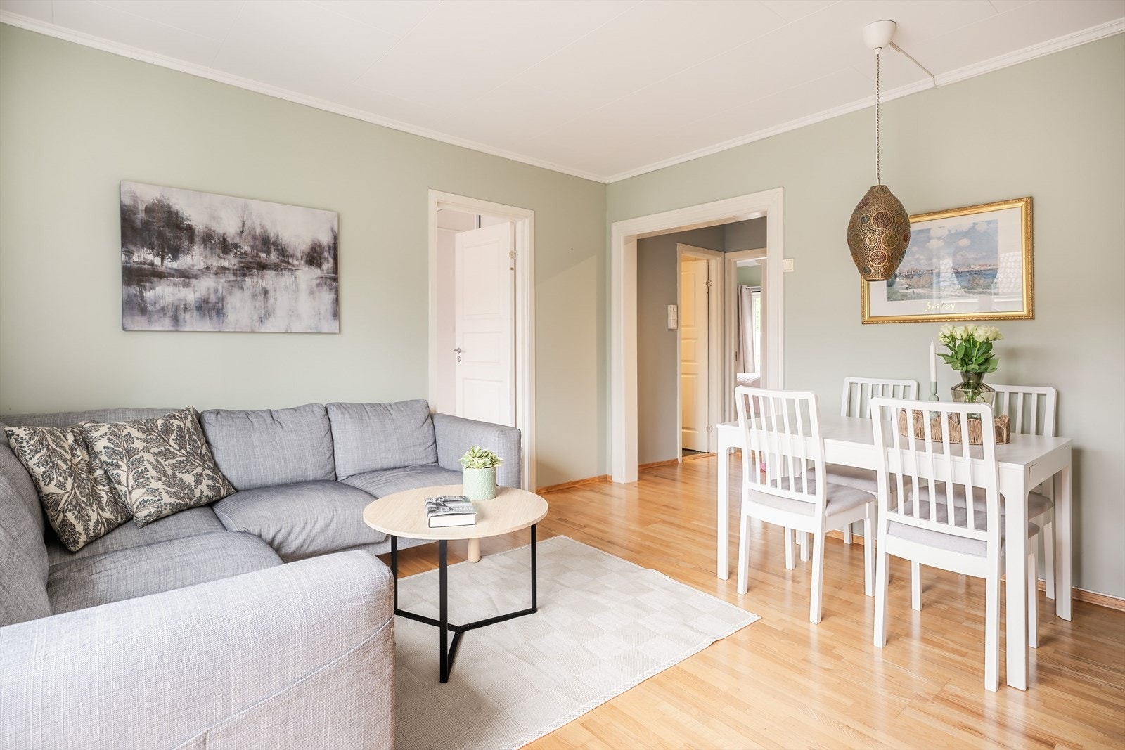 Leiligheten holder en god standard med lyse, delikate fargevalg. Galleribilde
