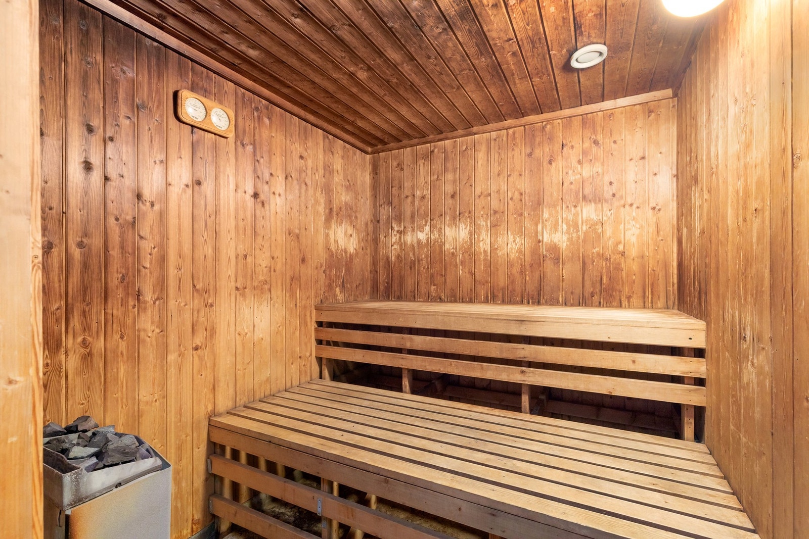 Garderobe og badstue i tilknytning til treningsrommet. Galleribilde
