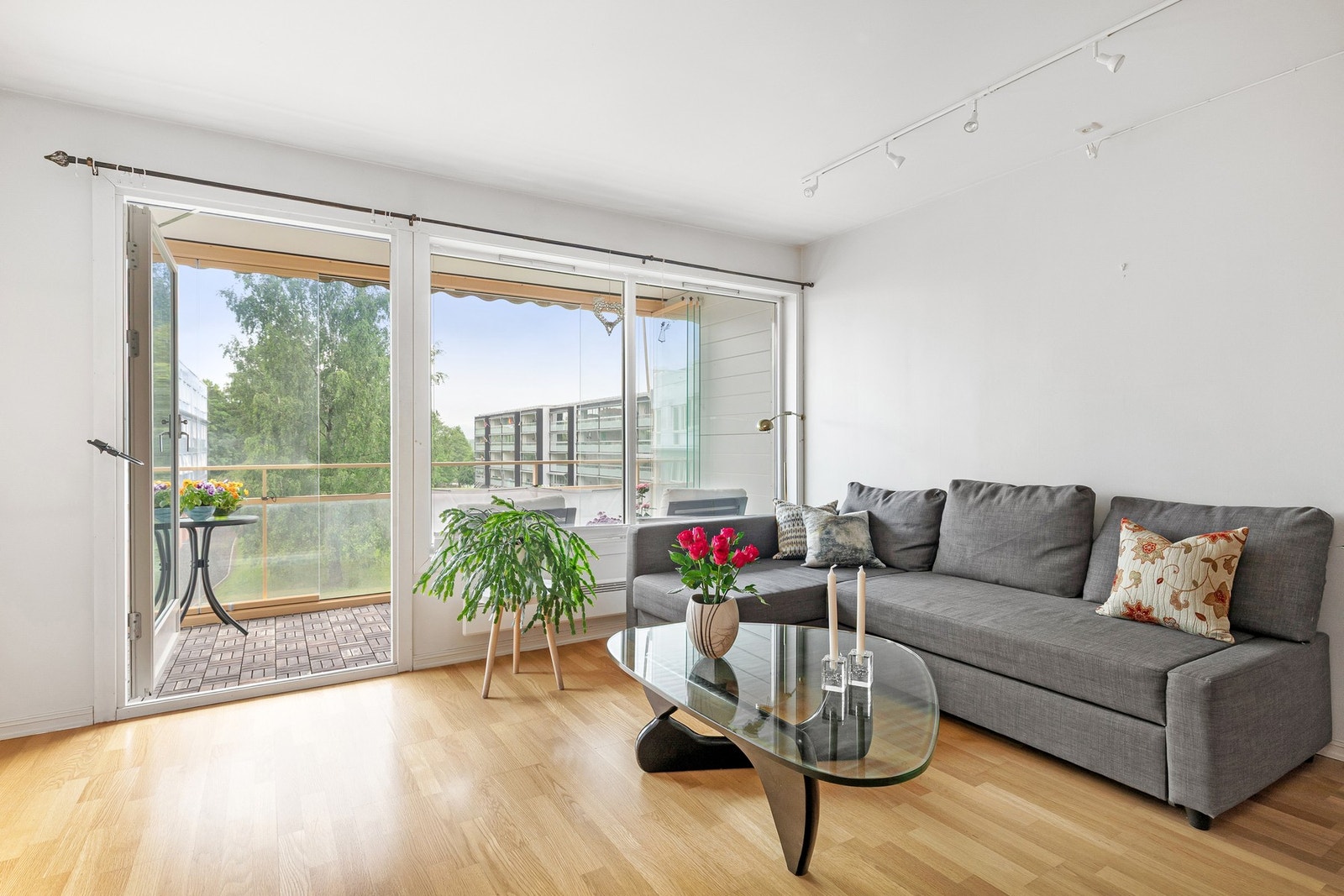 Her kan du samle familie og venner til både sofakos, gode måltider og fine samtaler. Galleribilde