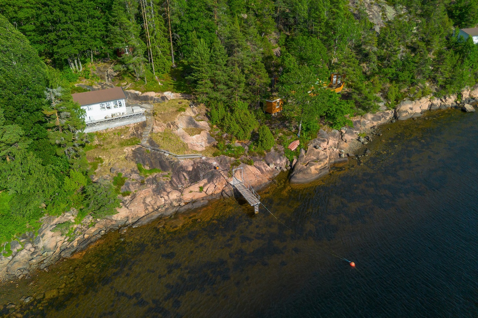 Gangavstanden fra parkeringsplassen ved båtplassen er ca. 20 minutter. (Adresse Voldenveien 63 som referanse). Galleribilde