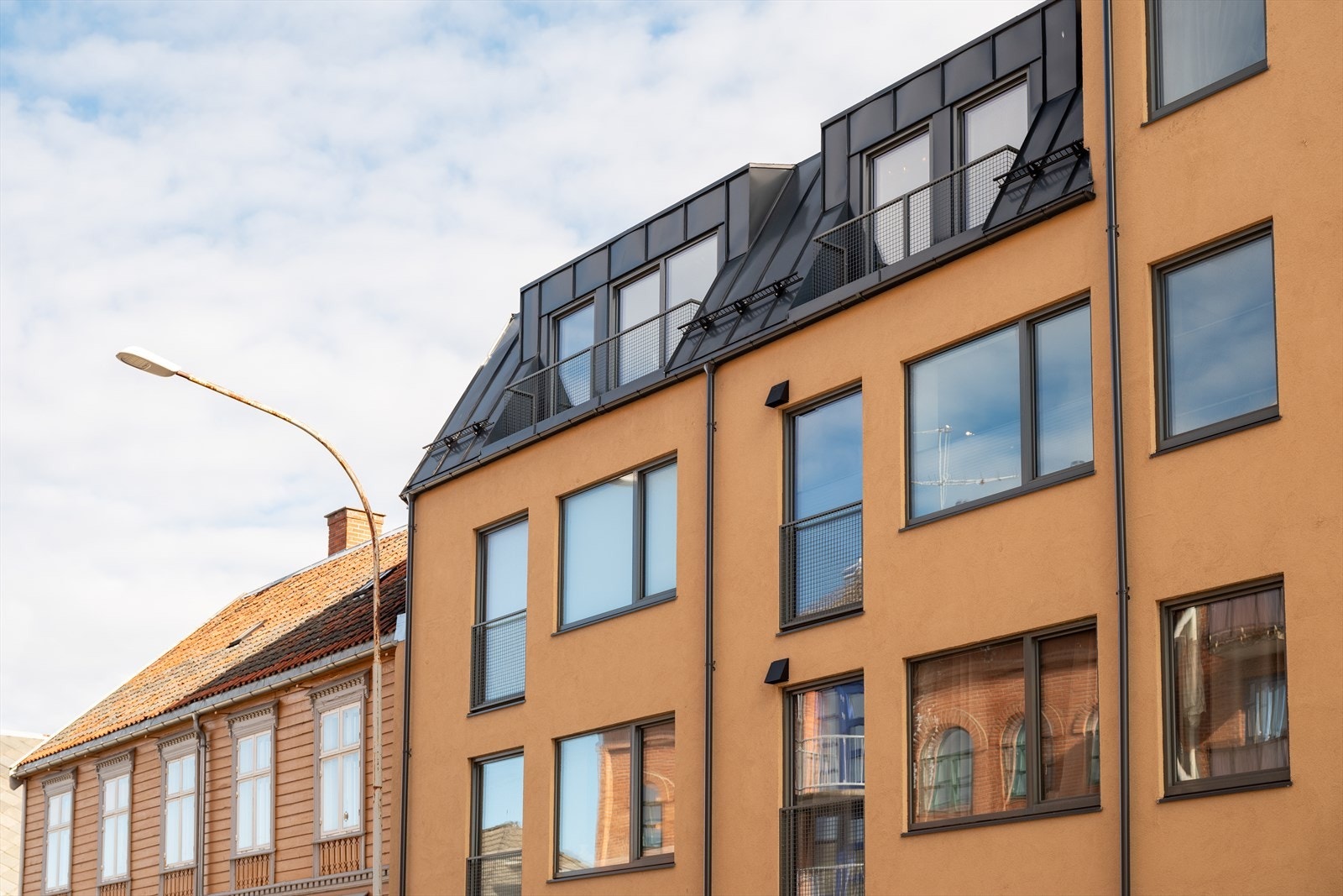 Videre er det gateparkering i området etter gjeldende bestemmelser. Galleribilde