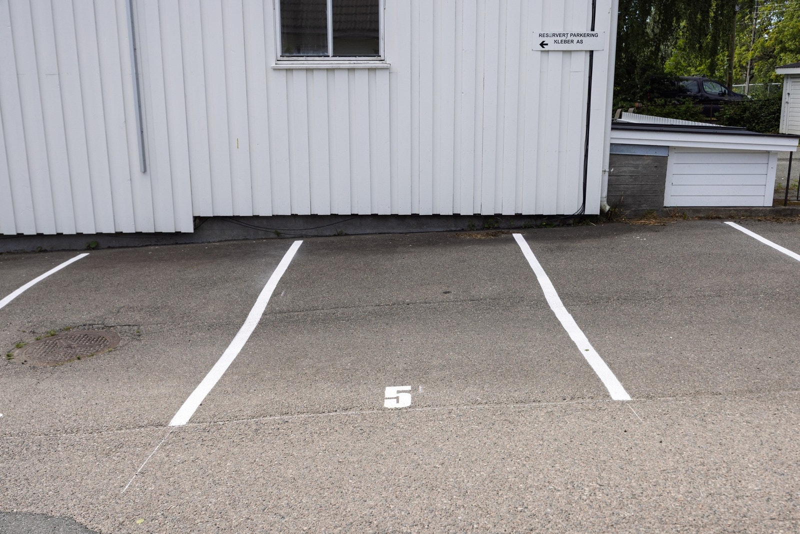 Denne leiligheten disponerer p-plass nr. 5. Galleribilde