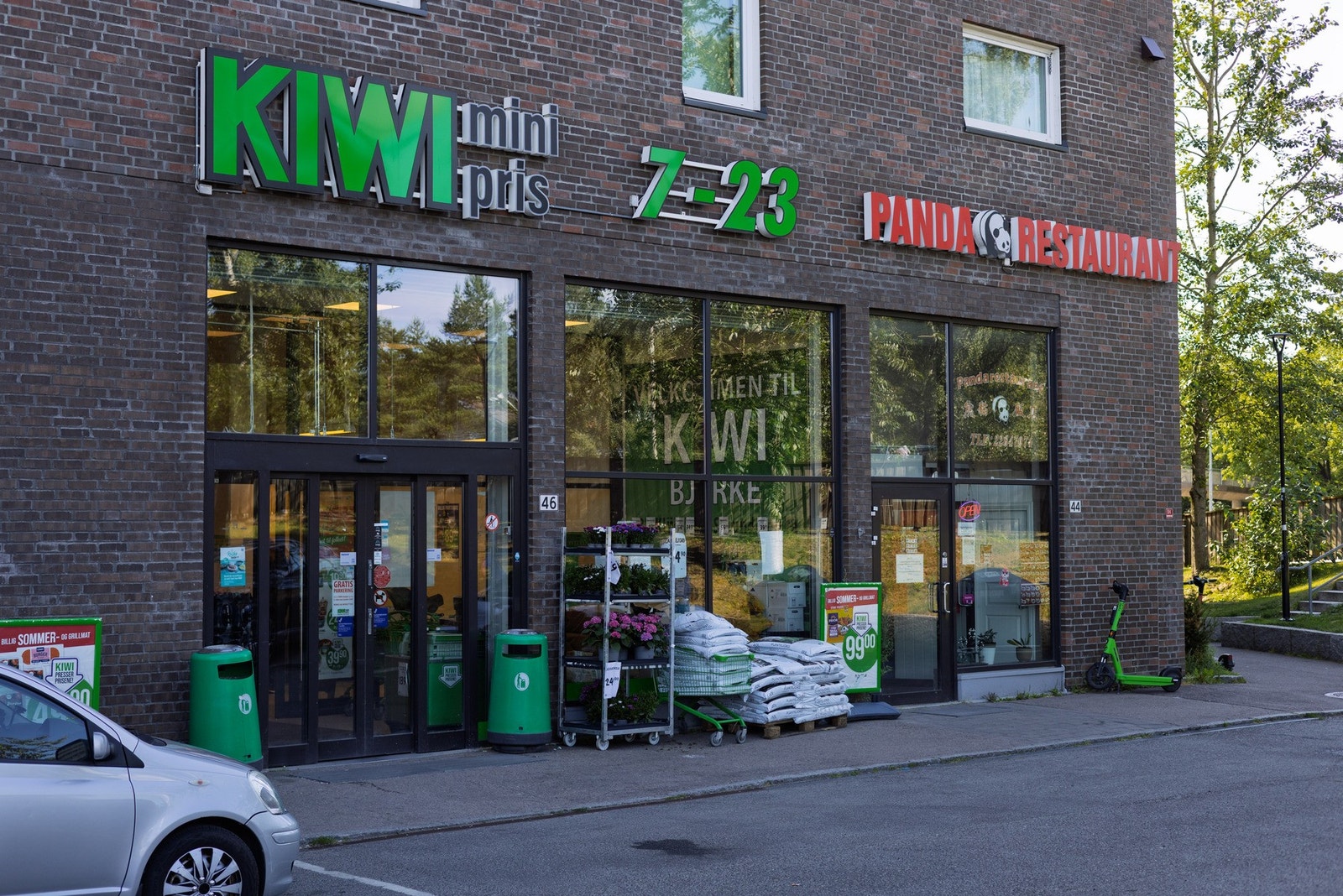 Også Kiwi ligger i gangavstand fra leiligheten (11 min). Galleribilde