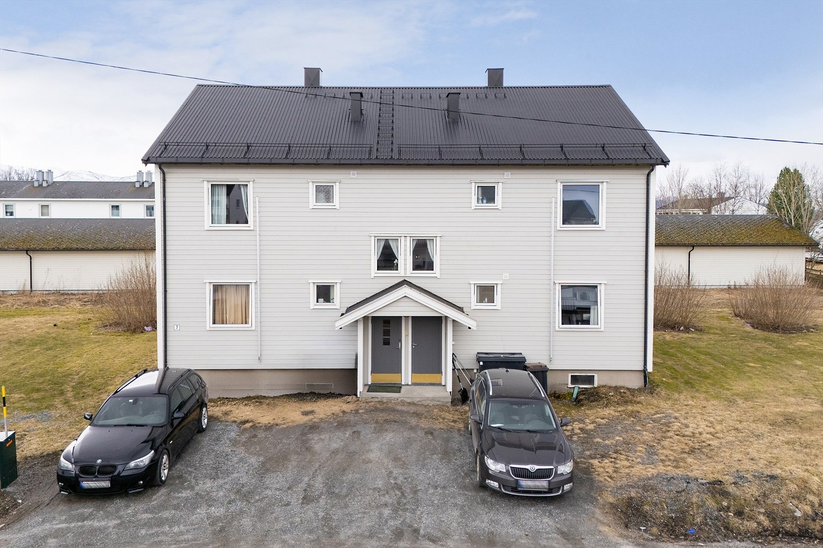 Inngangsparti. Galleribilde