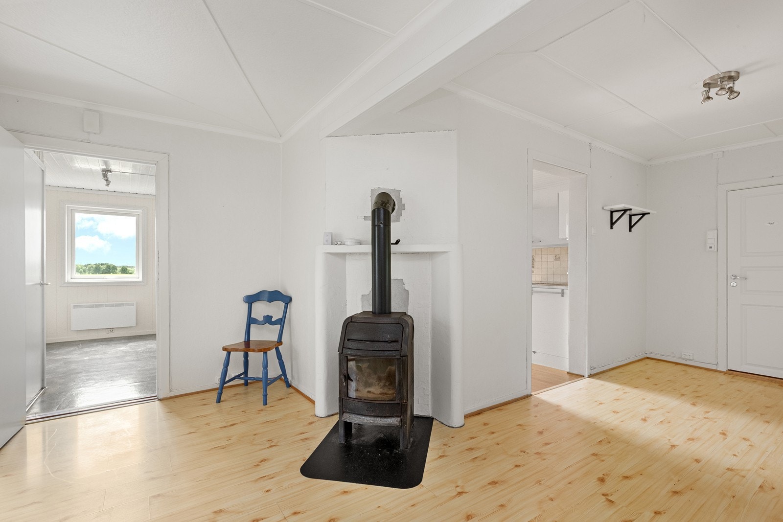 Gangen er utstyrt med en vedovn som kan bidra til en behagelig temperatur. Galleribilde