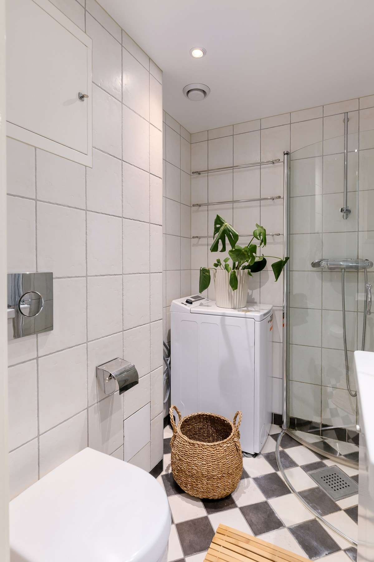 Badet har opplegg for vaskemaskin. Galleribilde