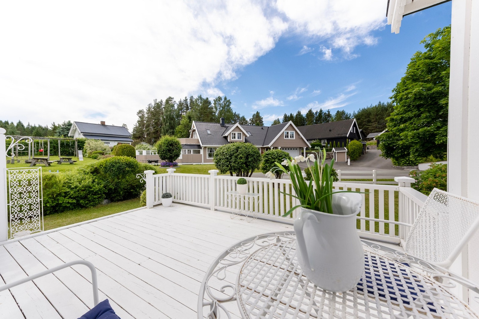 Terrasse ved kjøkken. Galleribilde